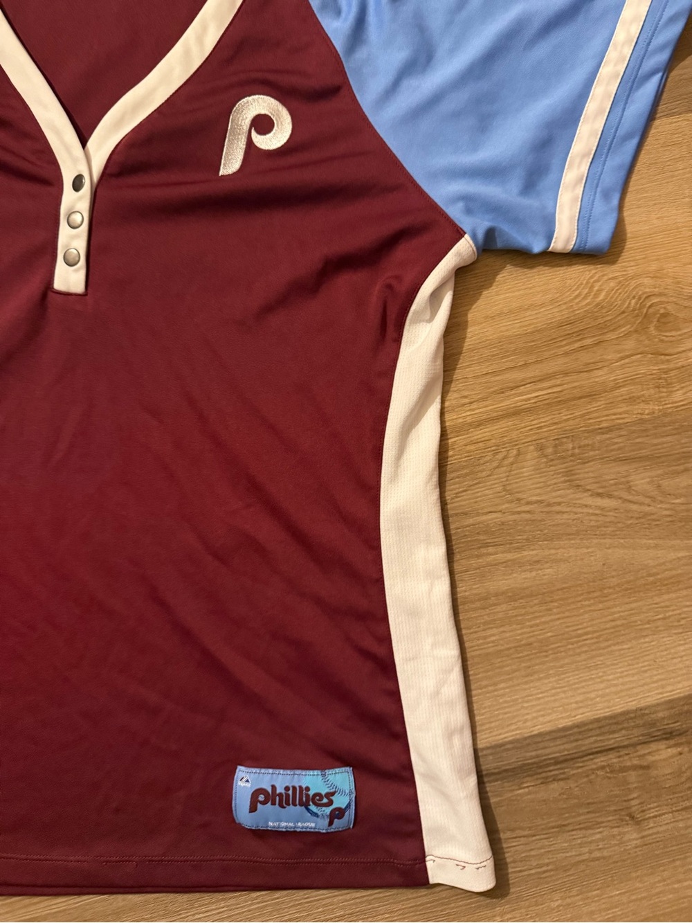 Women’s Philadelphia-Inspired Raglan Tee in Maroon and Light Blue - Picture 7 of 7